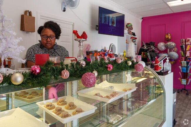 North Ridge is very close to many sweet treat food options.