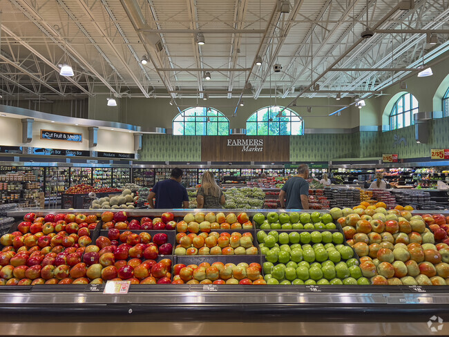 Sudley Springs residents have many nearby shopping options.
