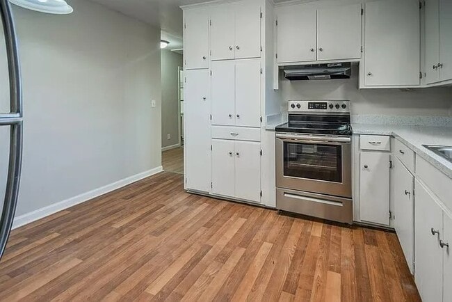 429 Bel-Air Dr, West Columbia, SC 29170 - photo 5