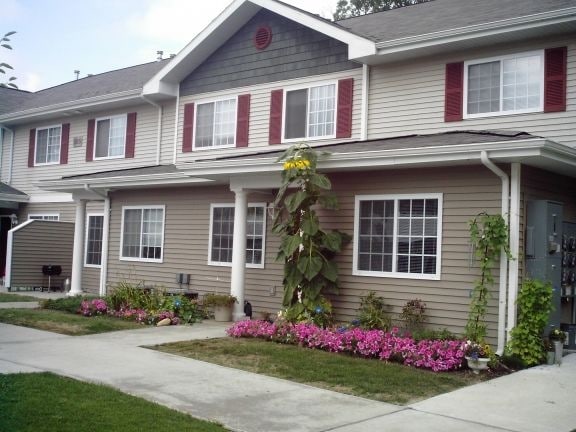 White Pines - Harrison, Harrison, MI 48625 - photo 1