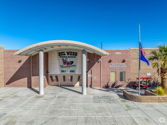 Del E Webb Middle School is loved by its alumni.