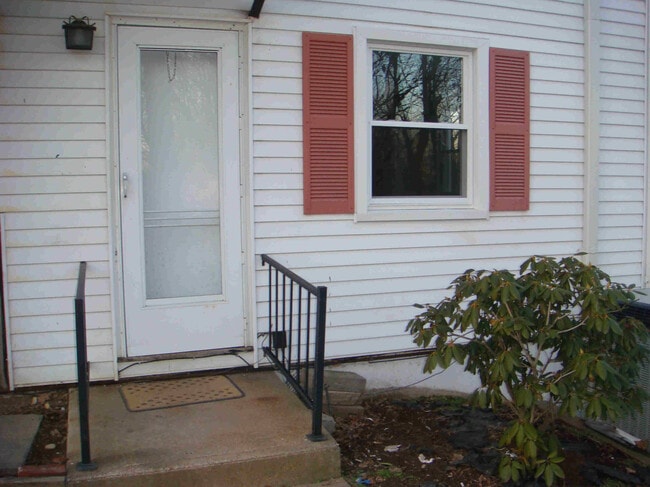 10 Prospect St unit 10C, Deep River, CT 06417 - photo 2