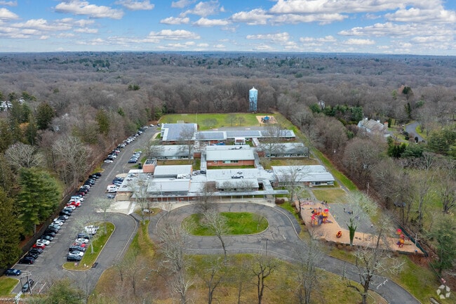 West Elementary School is in New Canaan Connecticut.