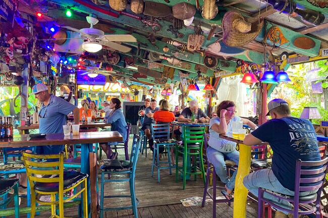 Rebone's ambiance blends American and Caribbean influences.