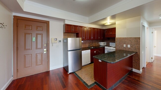 4105 College Point Blvd unit 5C, Flushing, NY 11355 - photo 2