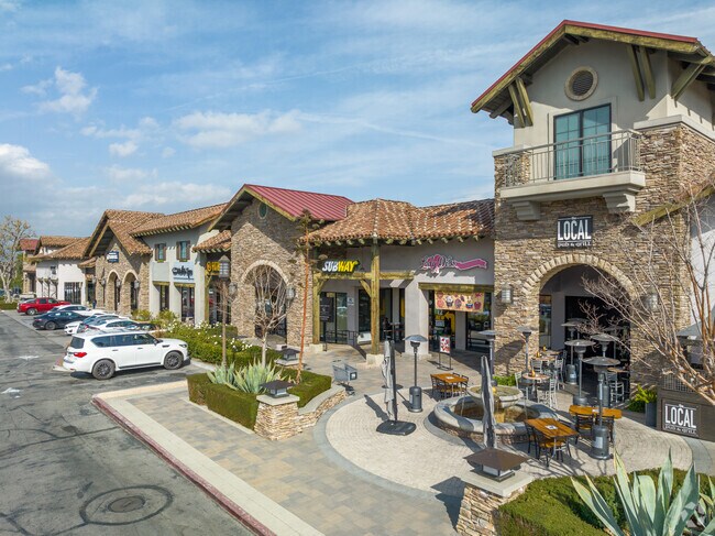 After a morning of golfing, grab a lunch at the LOCAL Pub & Grill in nearby Valencia.