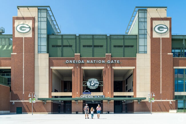 Olde Norwood is minutes away from the world famous Lambeau Field, home of the Green Bay Packers.