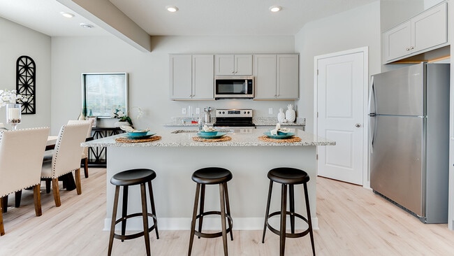 996 N South St, Wilmington, OH 45177 - photo 2