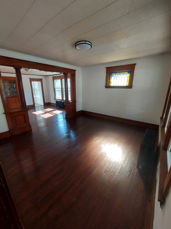 Living room, dinning room