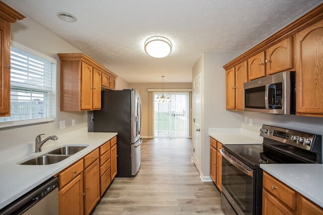 11409 Cuyahoga Dr, Indianapolis, IN 46235 - photo 6