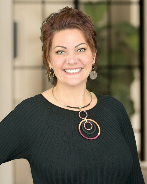Julie Ray
