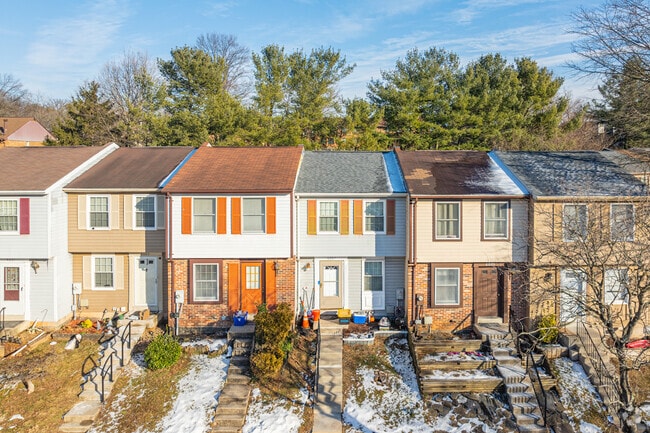 Experience community living and convenience with a townhouse in Elkridge, MD.