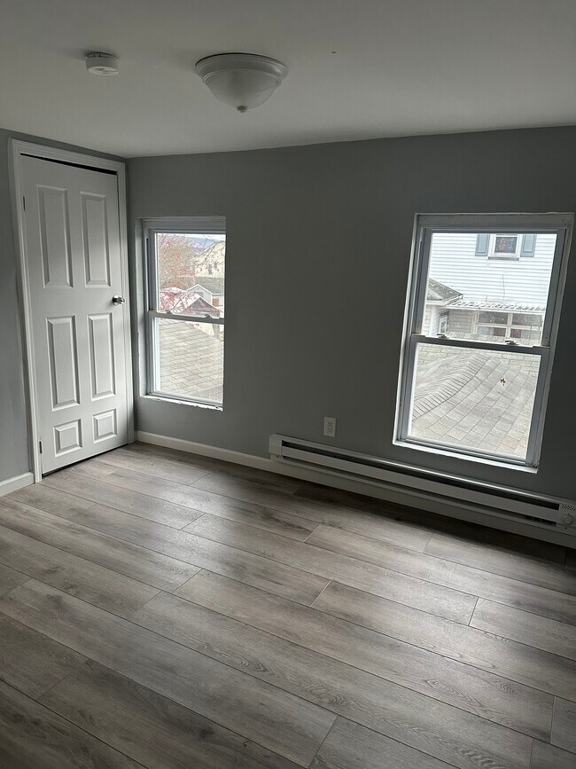 63 Pierce St, Plymouth, PA 18651 - photo 5