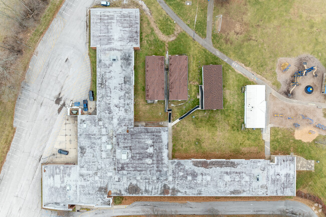 The student population of Eastern Elementary School is 426 and the school serves K-5.