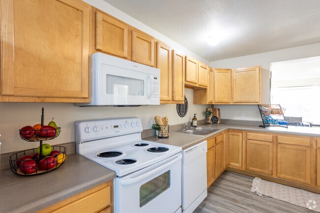 4BR, 4.5BA - 2000SF, Kitchen