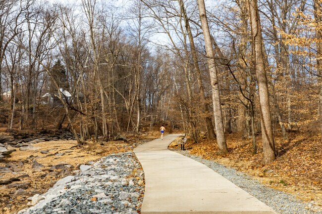 The Holmes Run Trail is an 8.4 mile out-and-back trail in Alexandria West.