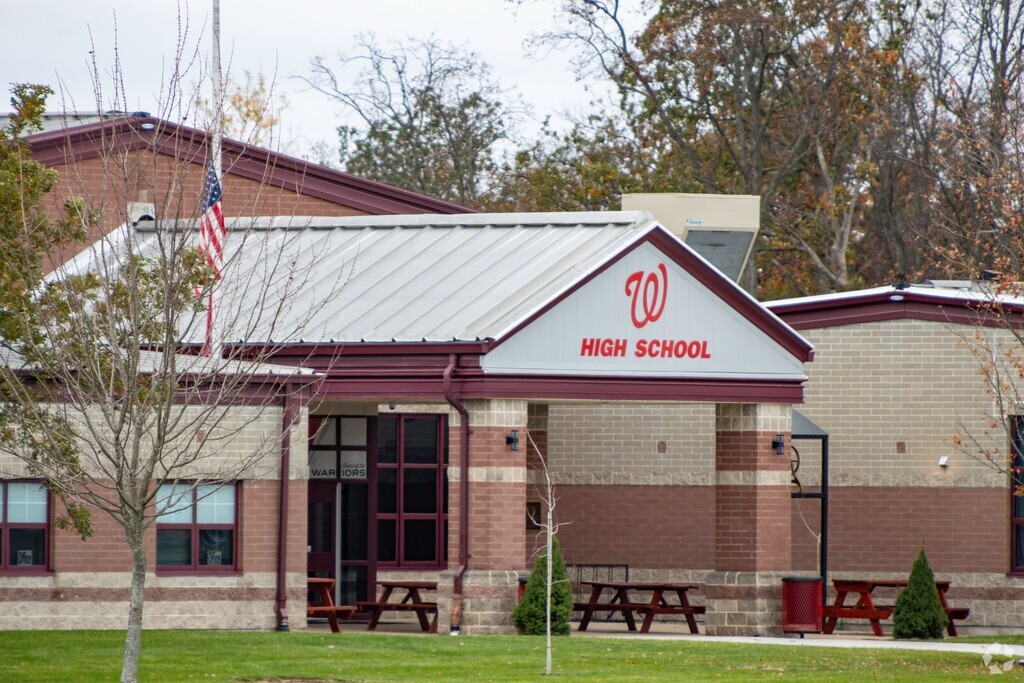 Winfield High School serves students in the Lincoln County community.