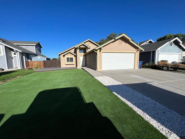 1041 Deena Way, Fallon, NV 89406 - photo 2