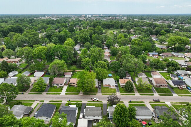 Ranch and split level homes make up the residential neighborhoods of Salem Village.