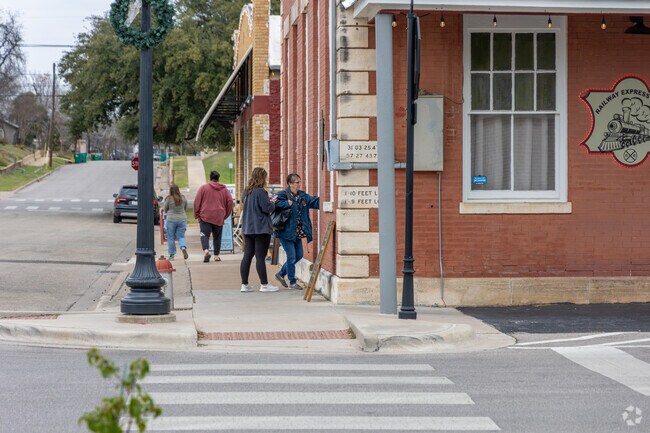 Enjoy a day of shopping in downtown Belton.