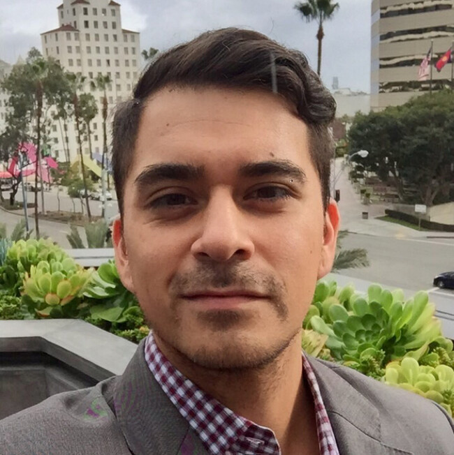 Agent Photo