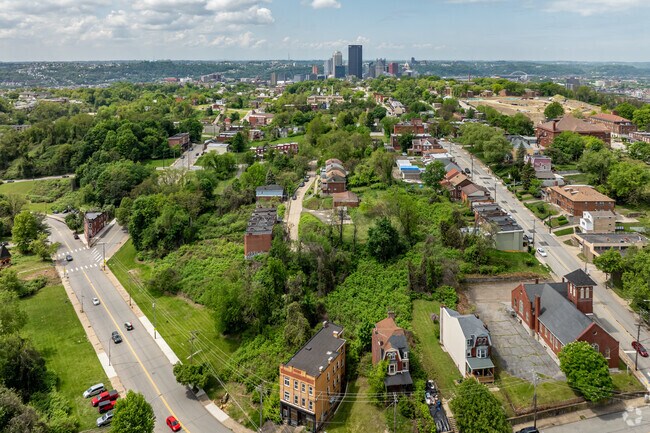 Middle Hill is only minutes from Downtown Pittsburgh.