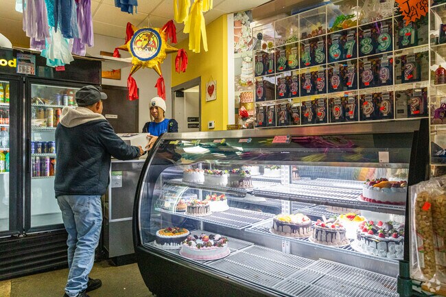 Imperial Bakery offers cakes and pastries to the Byron Center Park area.