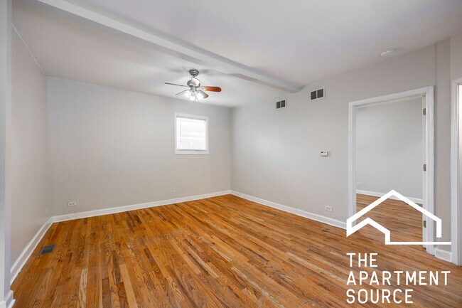 1512 W Erie St unit 1, Chicago, IL 60642 - photo 5