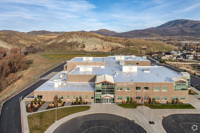 Mountain Green Middle School encourages students to succeed.