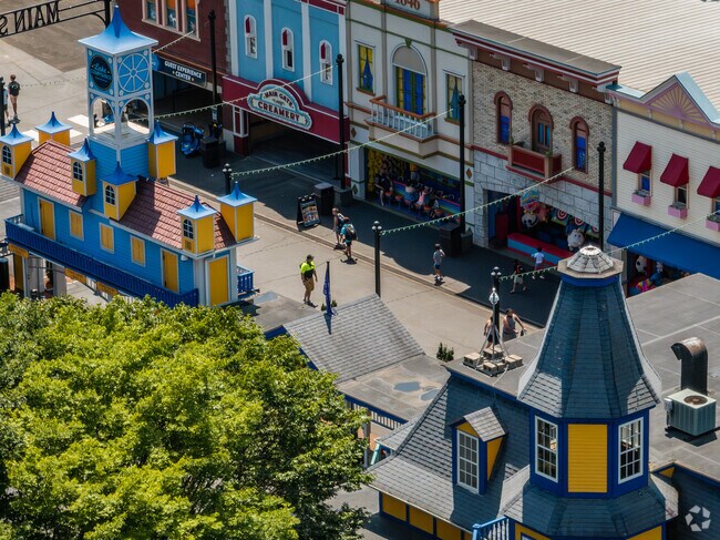 Visiting Lake Compounce Water & Amusement provides a fun-filled day of activities.