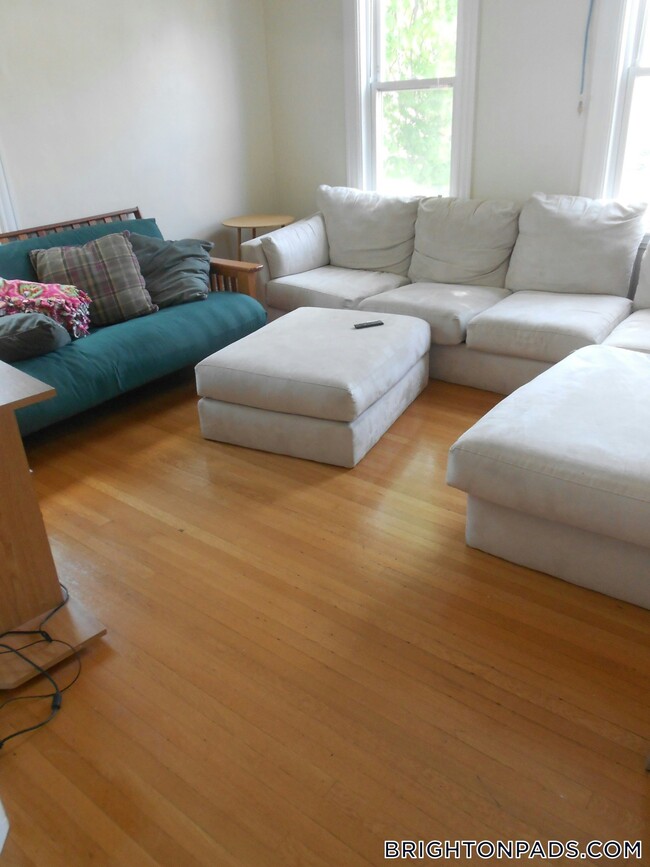 63 Fairbanks St Unit 2, Boston, MA 02135