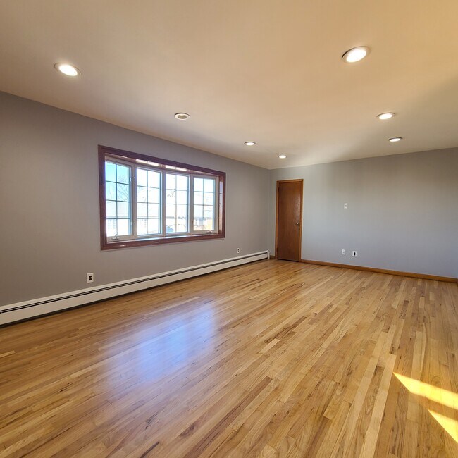 5204 Meadowview Ave unit 2, North Bergen, NJ 07047 - photo 4