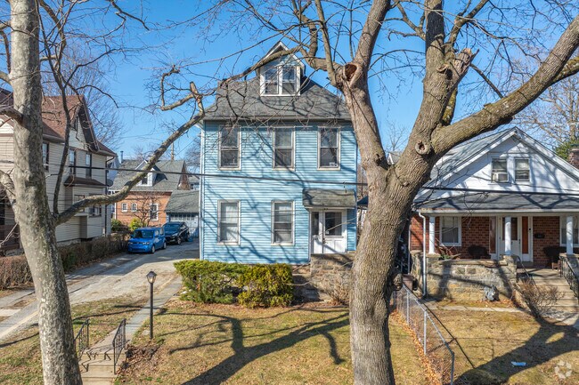 Find colonial inspired homes in East Lansdowne, standing 3 stories tall with extra living space.