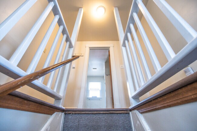 STAIRS TO UNIT B