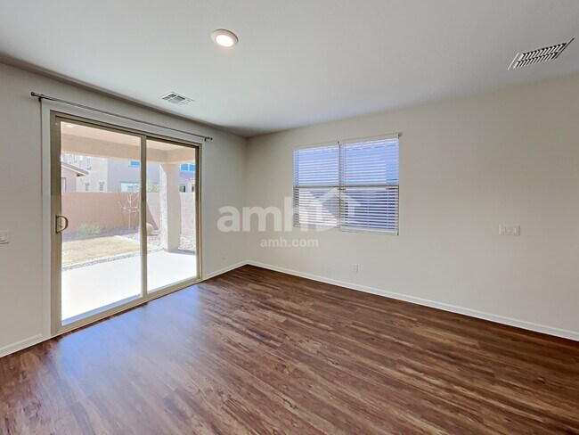 14221 W Georgia Dr, Surprise, AZ 85379 - photo 7