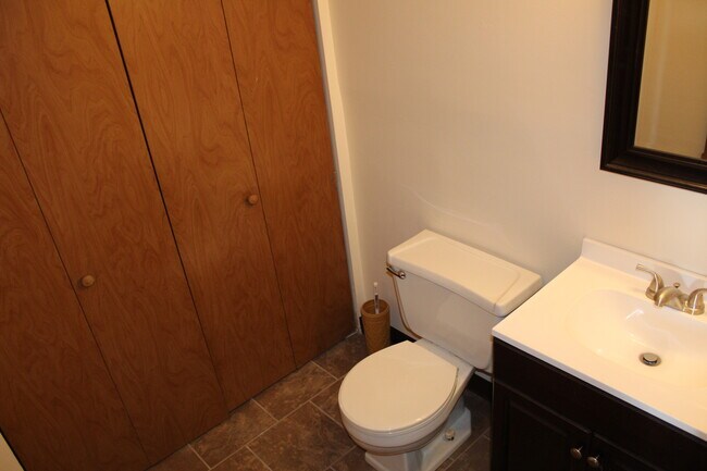 56 Saratoga Ct, Wilkes Barre, PA 18702 - photo 3