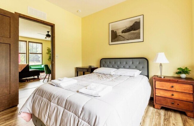 497 W Center St, Douglas, MI 49406 - photo 7