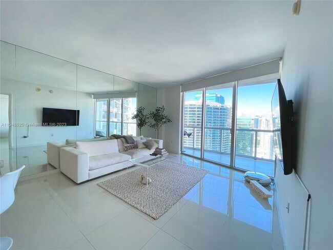 Icon Brickell Tower 1 unit 4408, Miami, FL 33131 - photo 2
