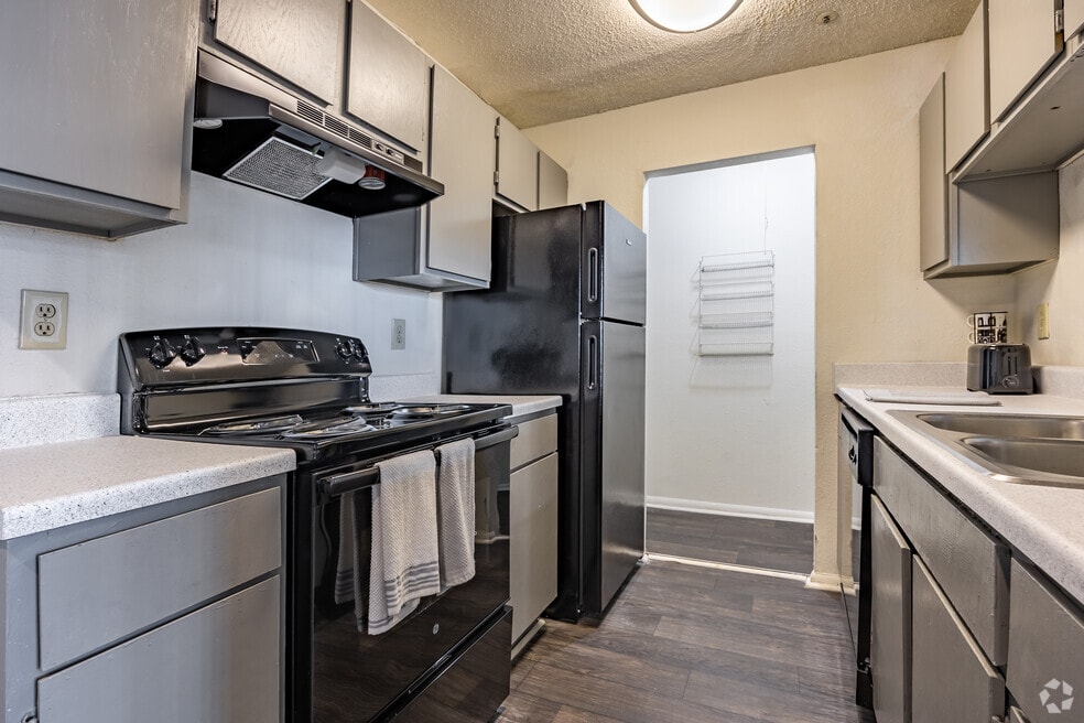 Covington Glen, Decatur, GA 30035 - photo 1