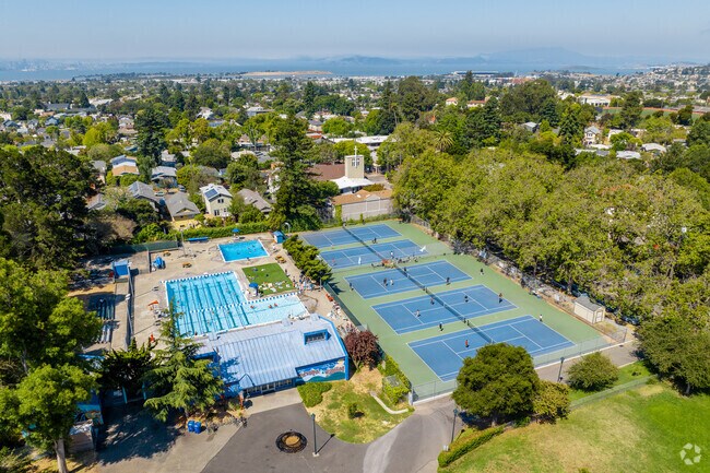 Martin Luther King, Jr. Middle offers tennis, a pool and track & field.