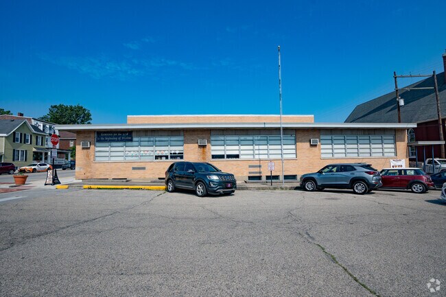 The student:teacher ratio at St. John's Evangelical Lutheran School is 14:1.
