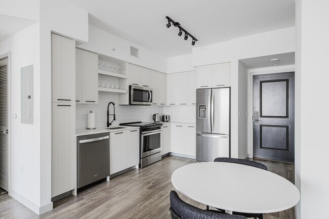 221 SW 12th St unit FL5-ID136, Miami, FL 33130 - photo 5