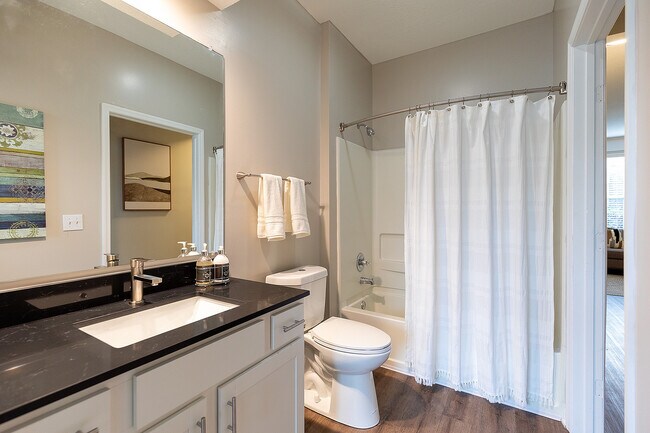 Chestnut Hill Apartments, Columbus, OH 43230 - photo 5