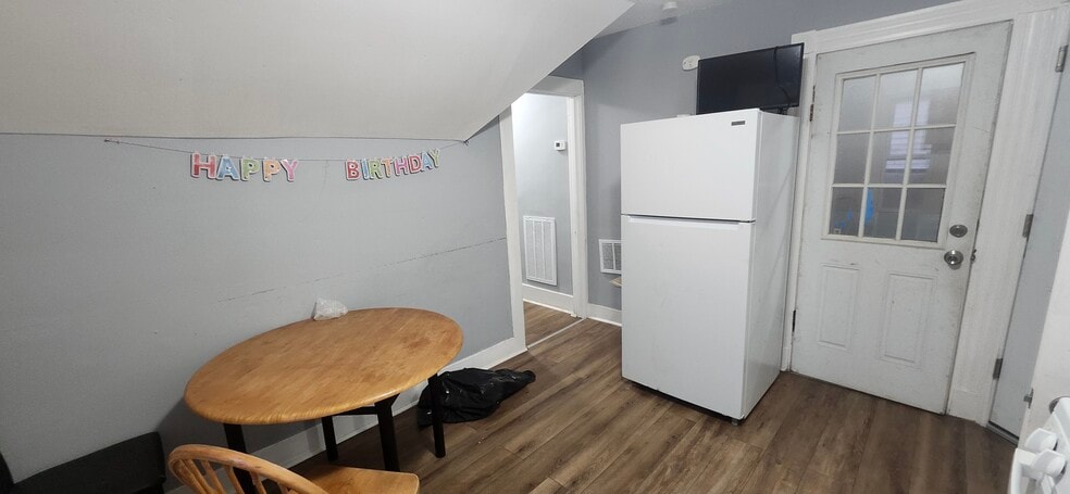 49 Carmel St unit 3, New Haven, CT 06511 - photo 1