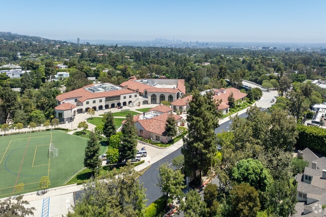 Vance and de Laguna founded Westlake School for Girls in 1904.