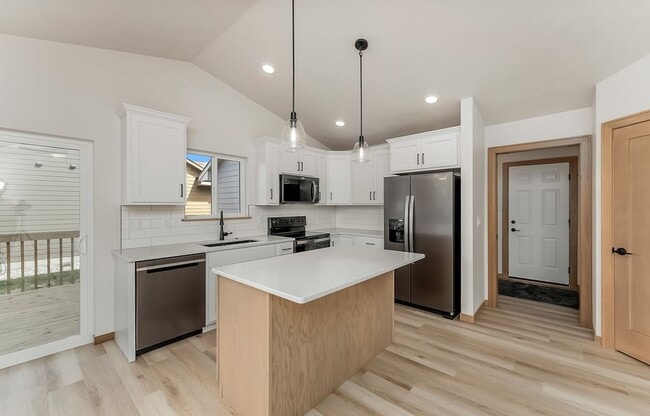 15-custom-1305 Poplar Ave-33.jpg