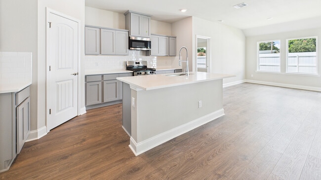 121 Harvest Falls Dr, Broussard, LA 70518 - photo 2