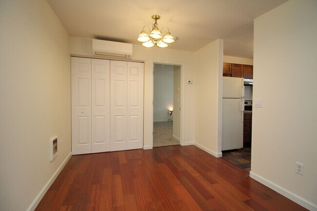 13047 NE Prescott Dr unit B, Portland, OR 97230 - photo 7
