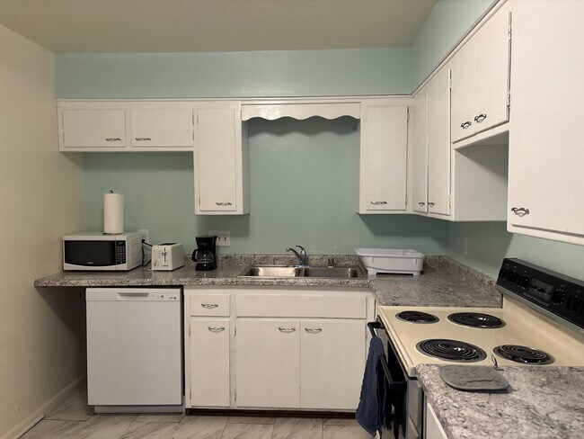 1902 W Broadway unit 1902 westbroadway, Monona, WI 53713 - photo 5