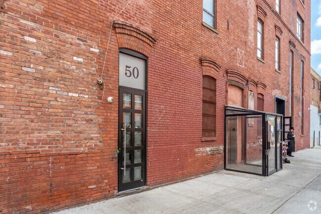 Talmud Torah Tzemach Tzadik Viznitz offers a space where people can learn and thrive.